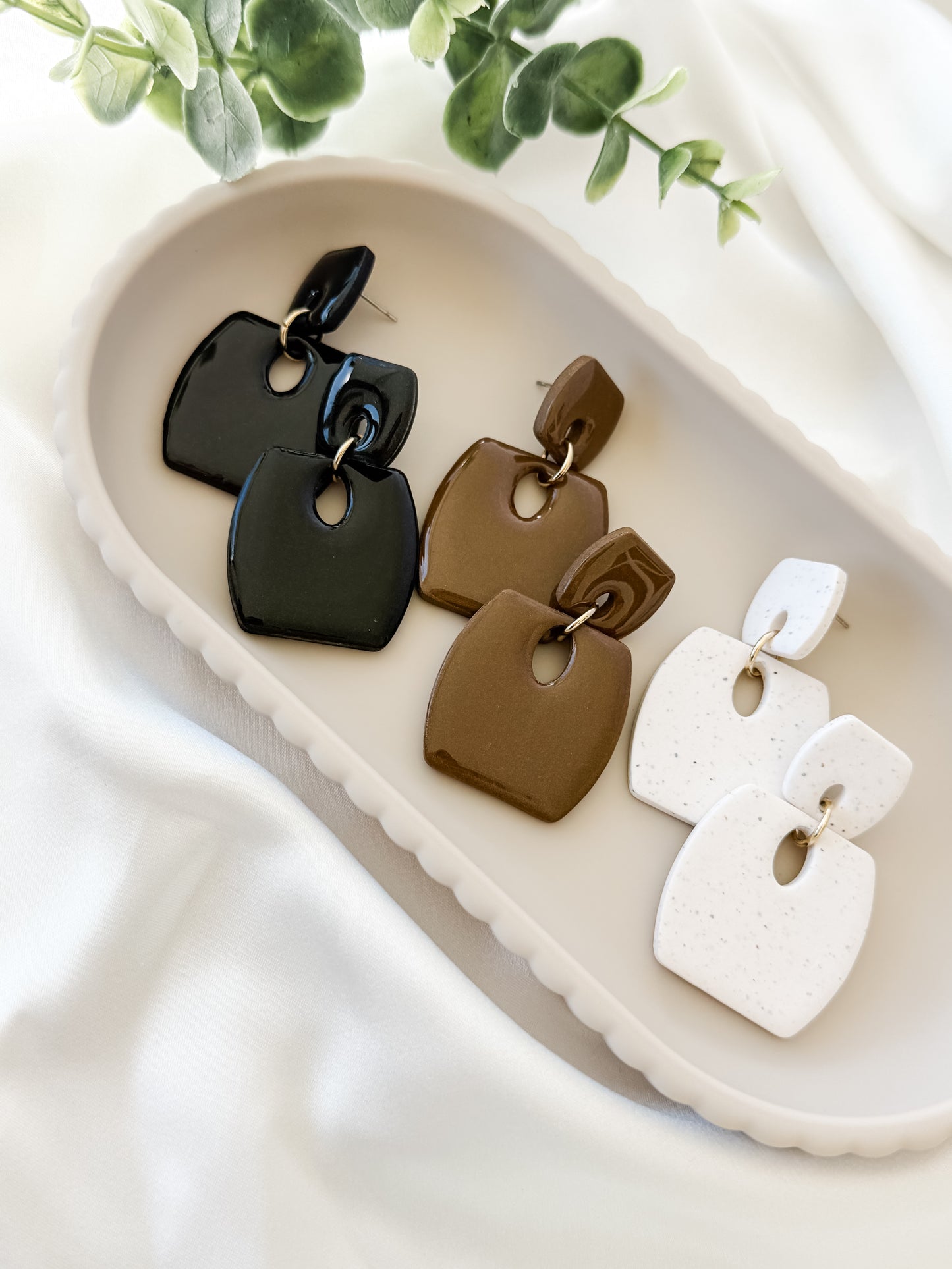 Basic Statement Earring - Cowboy Brown