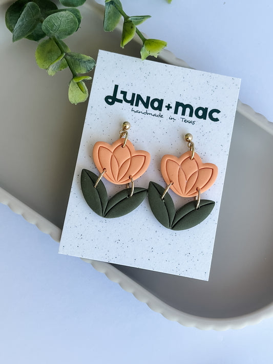 Petal Poise Earring - Apricot