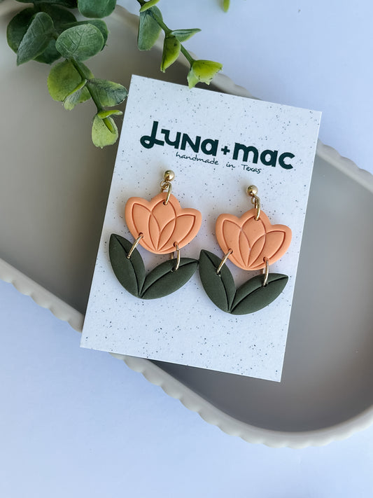 Petal Poise Earring - Apricot