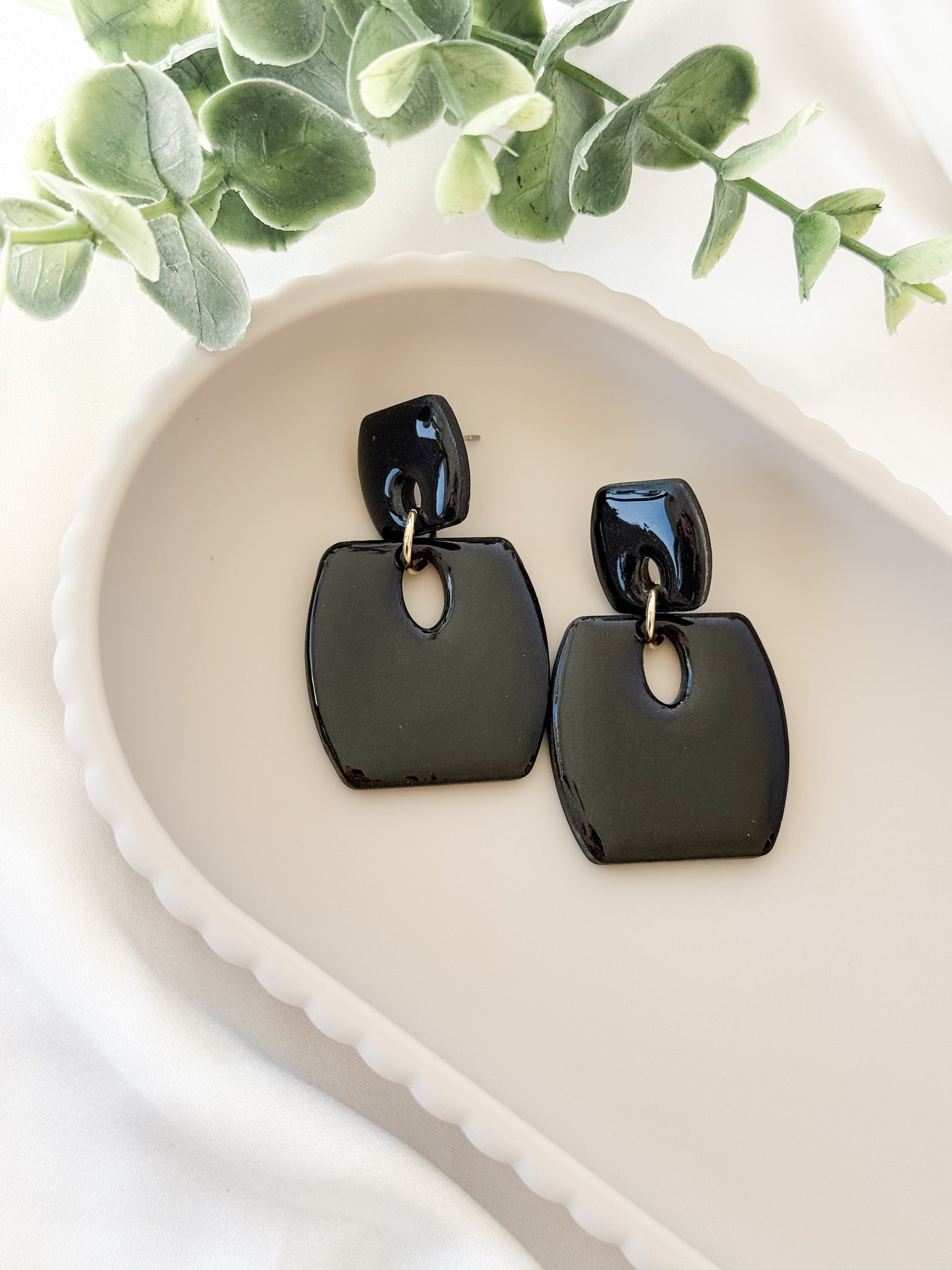 Basic Statement Earring - Black