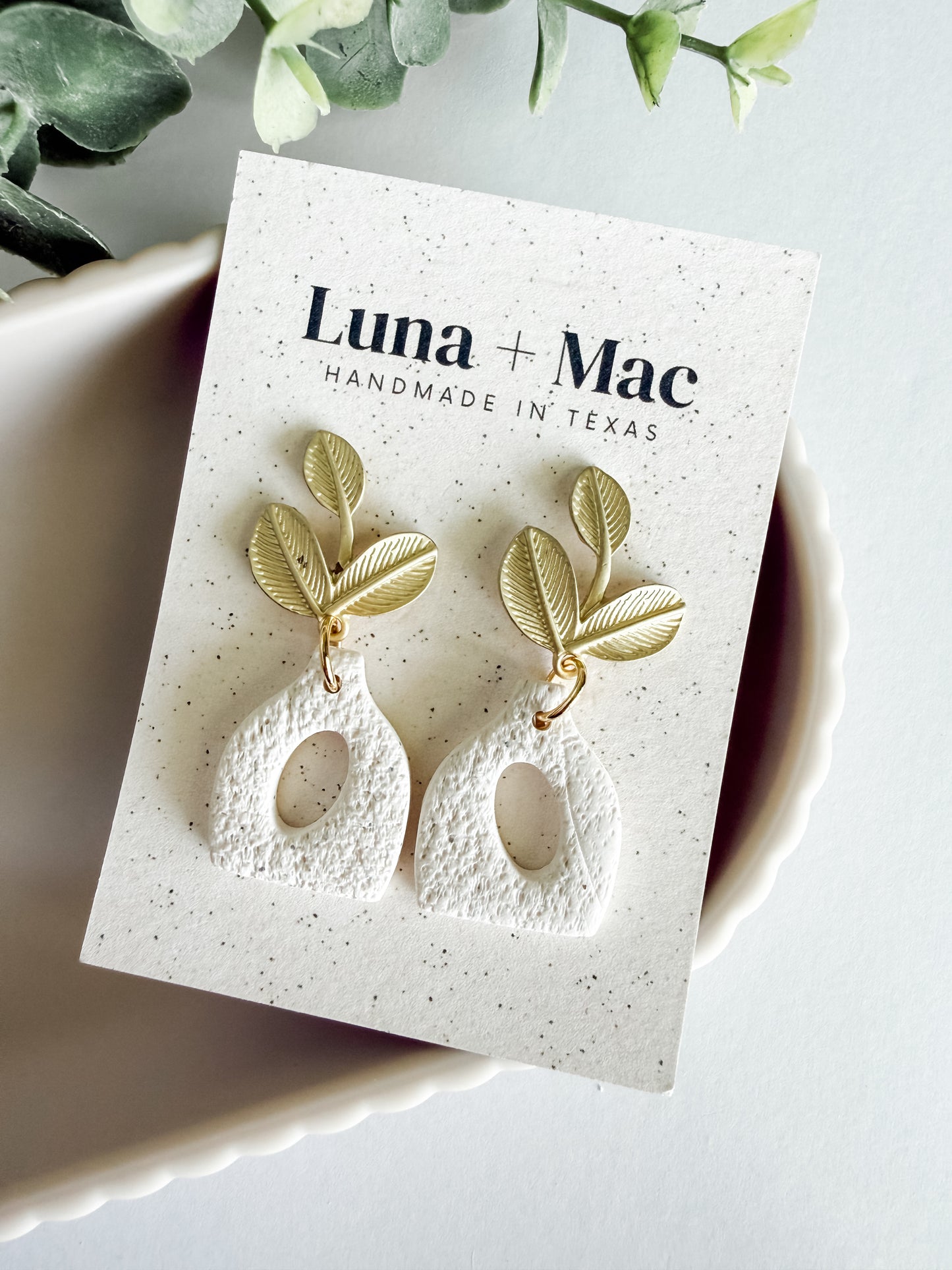Verdant Vase Stud Earrings - Cream Texture